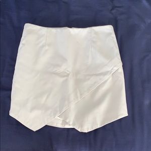 white leather asymmetric skirt US 6